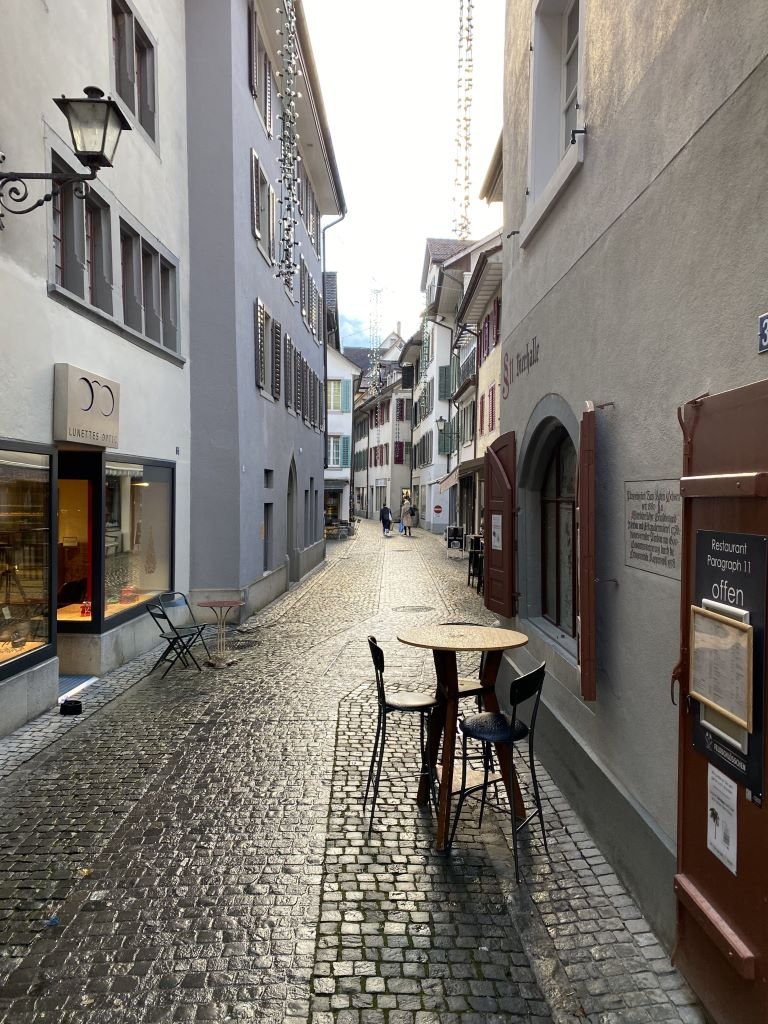 Rua de paralelepípedo em Rapperswil