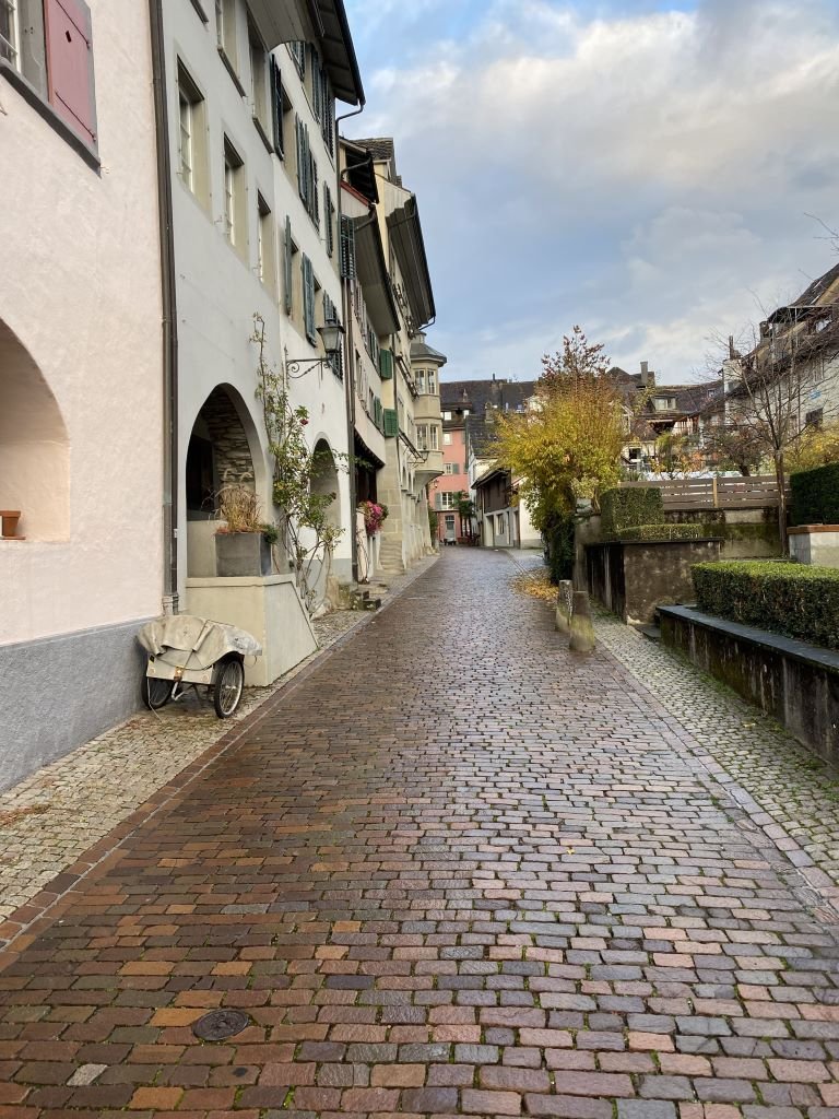 Rua de paralelepípedo em Rapperswil