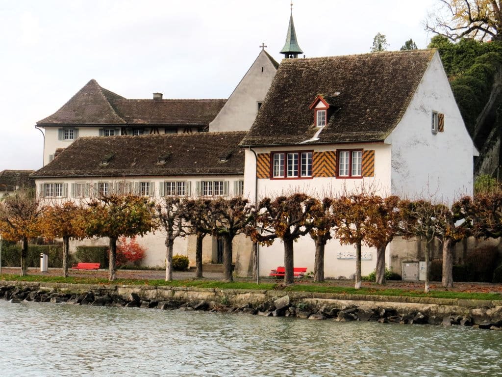 Vista do Lago de Zurich em Rapperswil