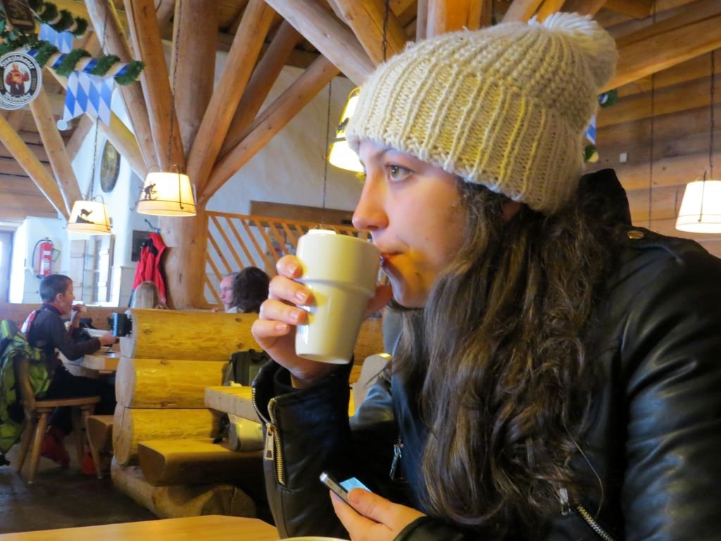 cafézinho nos alpes da alemanha